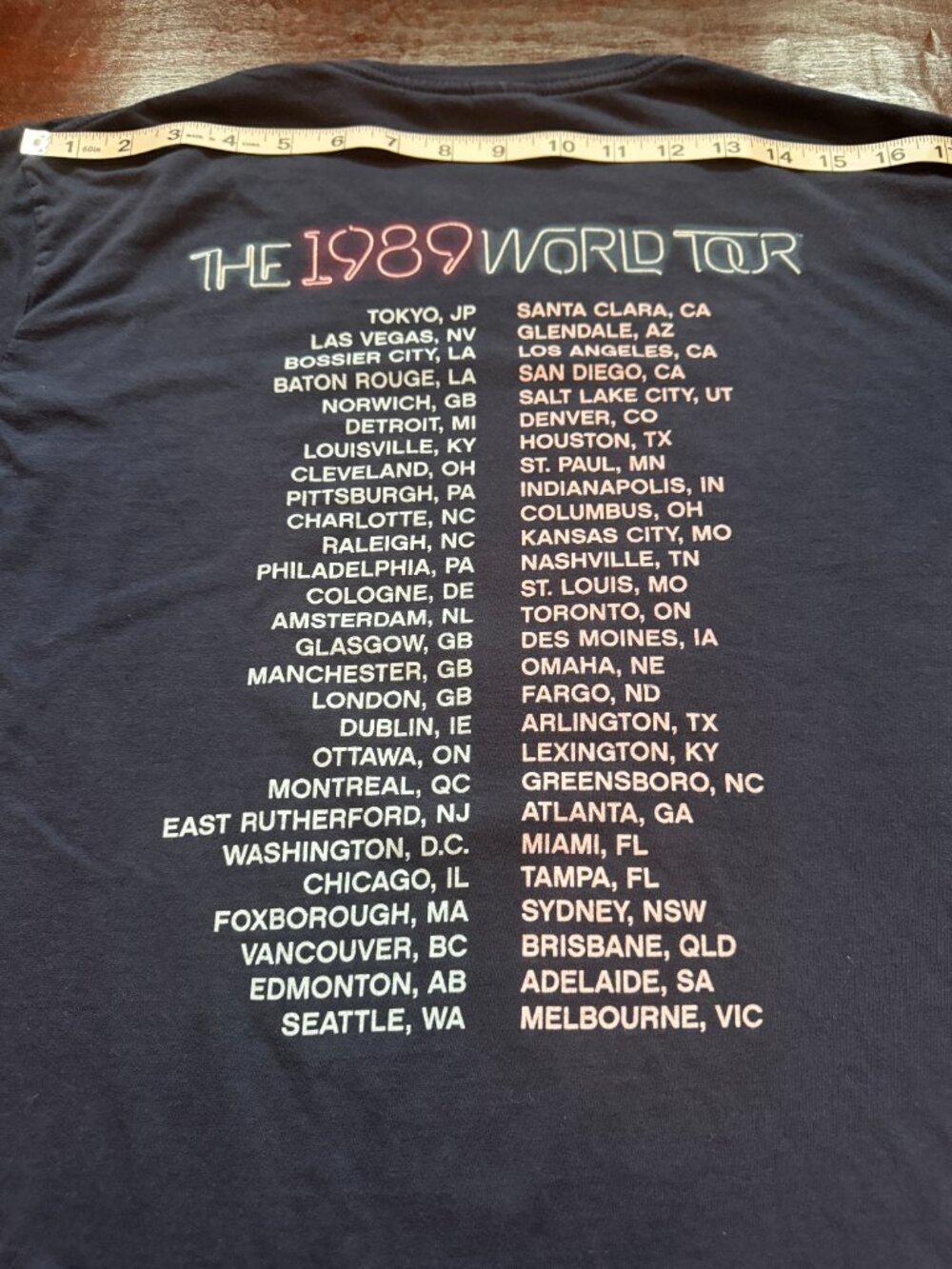 Official Taylor Swift 1989 World Tour Concert T-Shirt Navy Large 2015 EUC - Picture 12 of 12